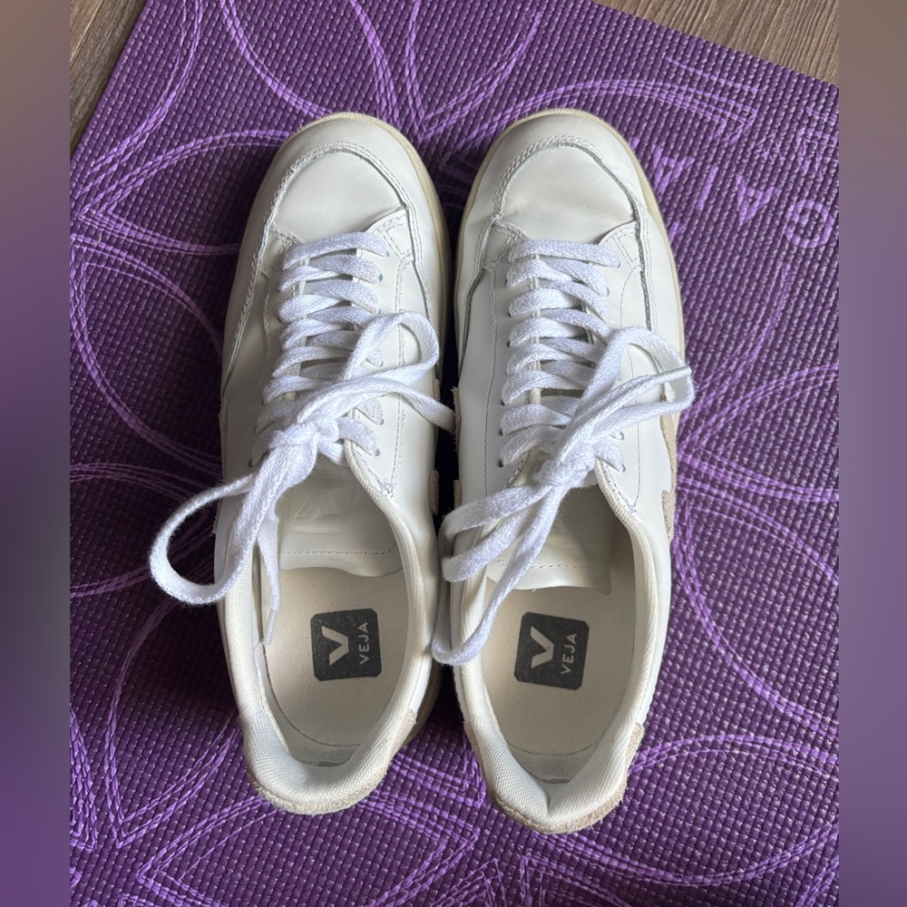 Veja V-12 Leather White Sable Size 39 UK, Size 8 US - Picture 6 of 11